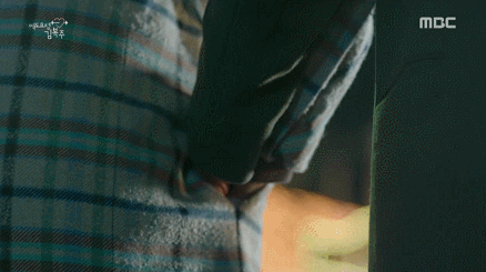 [역도요정김복주] 입덕부정기 끝낸 남사친의 직진과 여주의 첫키스.gif | 인스티즈