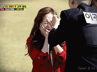 [런닝맨] 주먹으로 이광수 이마 딱밤 꽝 때리는 전소민ㅋㅋㅋㅋㅋㅋㅋㅋjpgif | 인스티즈