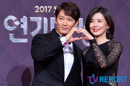 SBS 연기대상 레드카펫 지성-이보영.jpg | 인스티즈