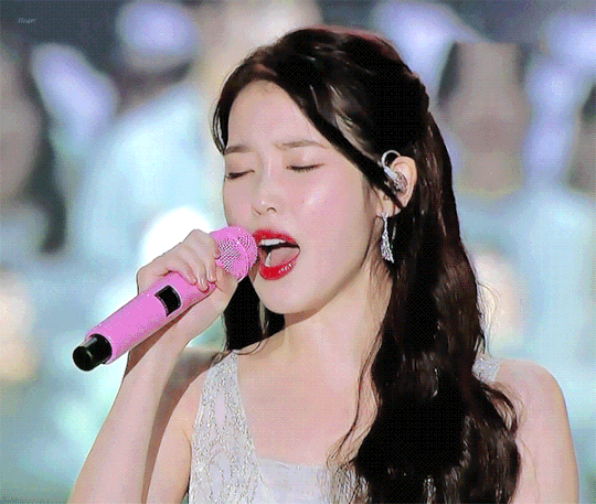 순백의 아이유.gif | 인스티즈