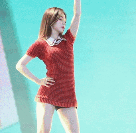 짧은 치마가 신경 쓰이는 아이린 | 인스티즈