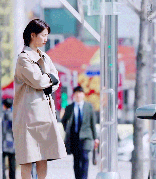 풀샷이 아닌데도 느껴지는 수지 기럭지... | 인스티즈