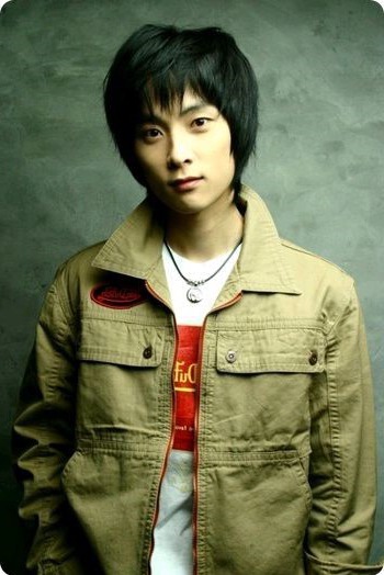 머리내리는 사람이 오른쪽으로 넘겨야 하는 이유 | 인스티즈