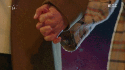 [역도요정김복주] 입덕부정기 끝낸 남사친의 직진과 여주의 첫키스.gif | 인스티즈