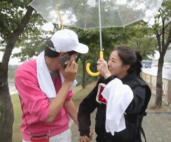 광수 설레게 하는 채수빈.gif | 인스티즈