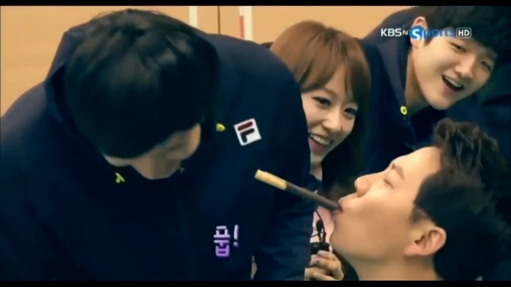 막대과자게임하는 여친있는남자와 유부남.jpg | 인스티즈