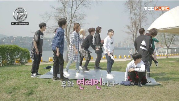  지나가던 길에 자꾸 방송출연하는 아이돌.jpg | 인스티즈