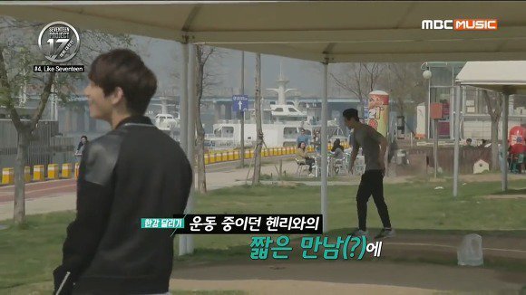  지나가던 길에 자꾸 방송출연하는 아이돌.jpg | 인스티즈