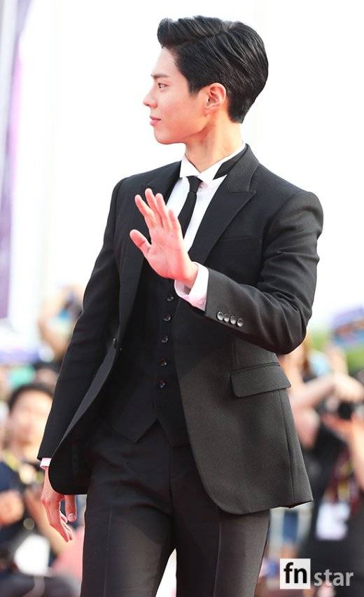 박보검 쓰리피스 수트 코디 수준.JPG | 인스티즈