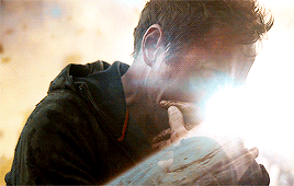 마블 아이언맨 로다주(토니 스타크) 왼손 디테일.gif | 인스티즈