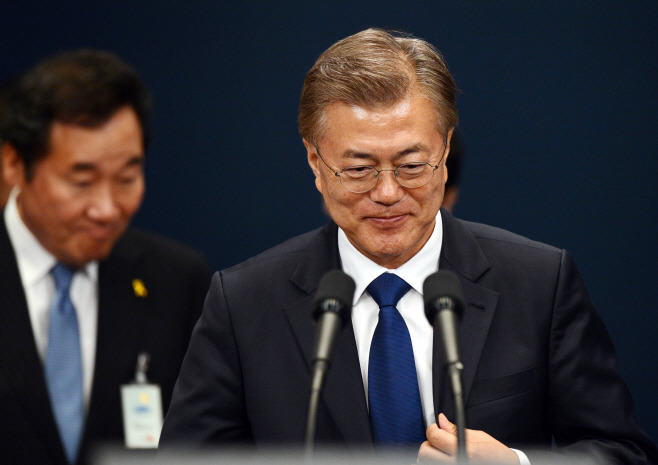 문재인 대통령 사진에 대한 해외 트위터리안들의 반응 | 인스티즈