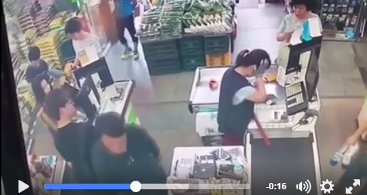 안양 가락공판장에서 남자직원이 여자캐셔분 턱 들어갈때까지 때림 | 인스티즈