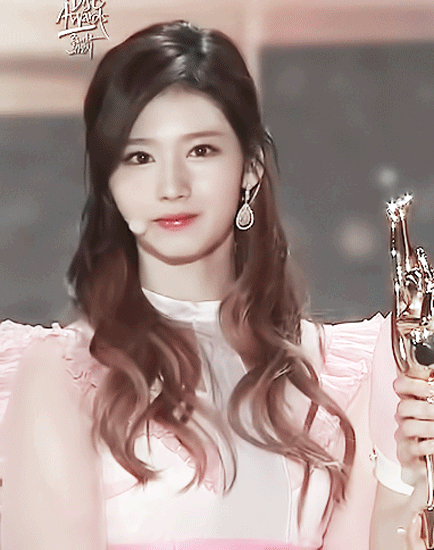 이쯤에서 다시 보는 사나 레전드 짤 | 인스티즈