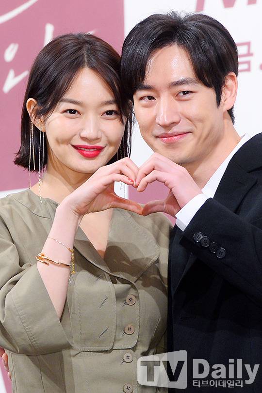 오늘자 신민아 골반ㄷㄷㄷ | 인스티즈