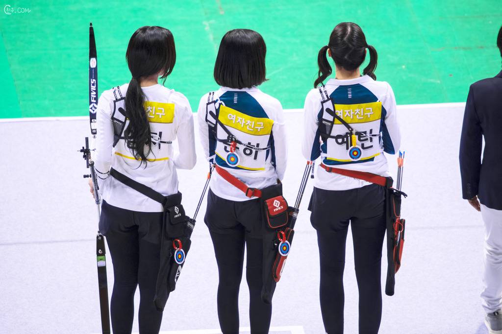 [여자친구] 동생이 카메라를 빌려달라는 요구를 해서 예린이 | 인스티즈