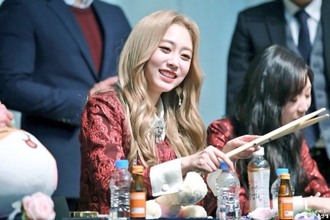 [러블리즈] 목구멍이 부은 기분이 들어서 지수 | 인스티즈