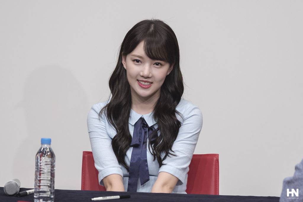 [여자친구] 동생이 카메라를 빌려달라는 요구를 해서 예린이 | 인스티즈