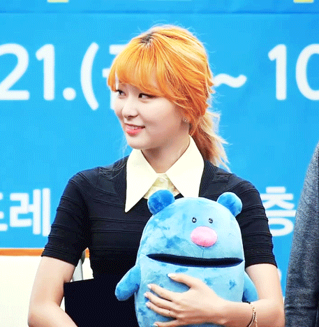 레드벨벳 눈웃음 수준.gif | 인스티즈