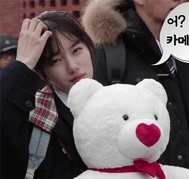 토끼상중에 제일 예쁜것 같은 수지 | 인스티즈