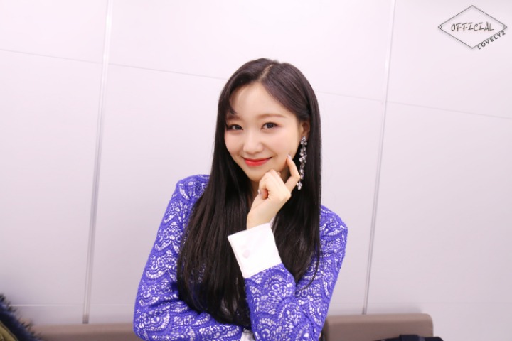 [러블리즈] 퇴근길 버스가 생각보다 널널해서 수정이 | 인스티즈