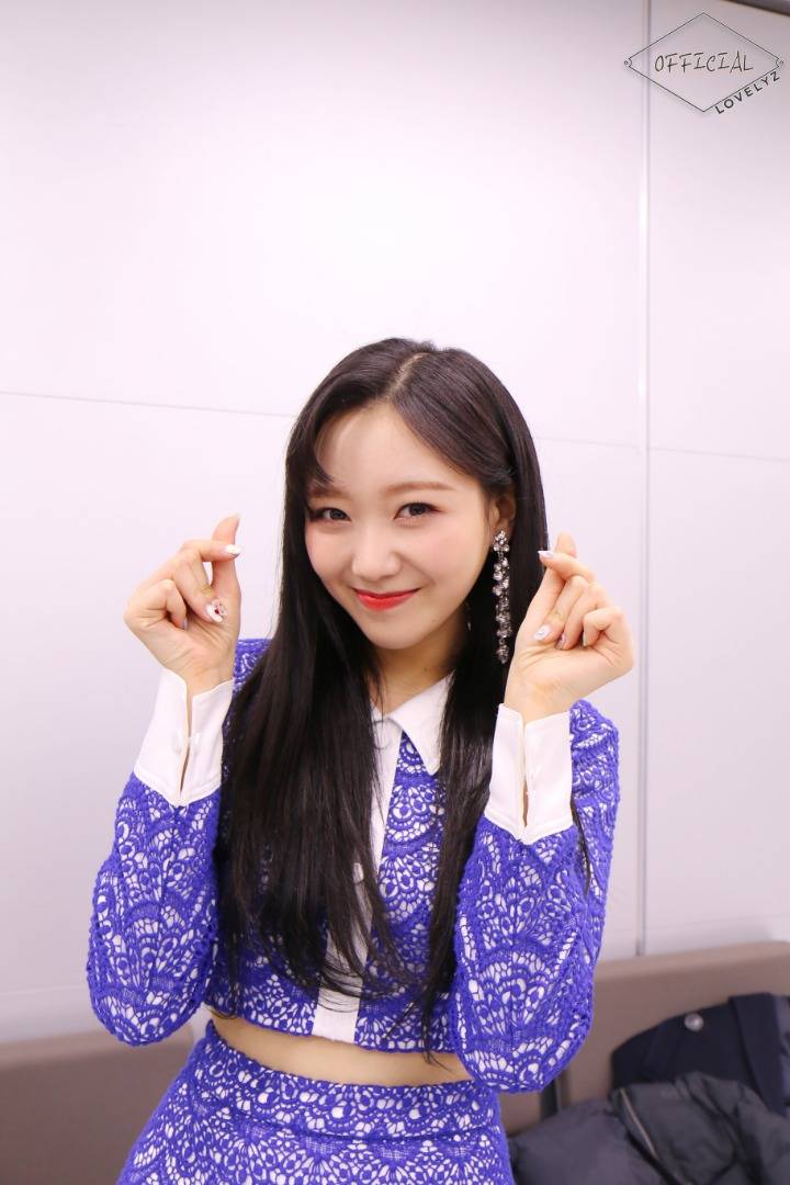 [러블리즈] 퇴근길 버스가 생각보다 널널해서 수정이 | 인스티즈