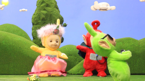 텔레토비와 옷상자.jpg (텔레토비 무서워하는 사람 주의) | 인스티즈