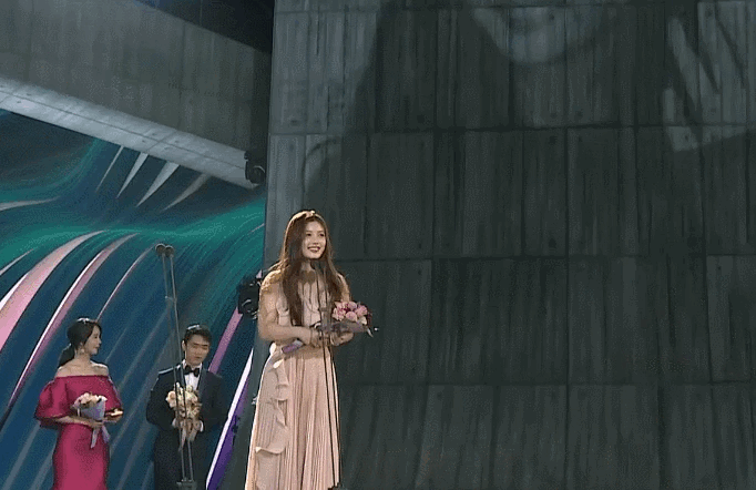 김유정 원샷을 위한 윤아 도경수 박보검의 배려 | 인스티즈