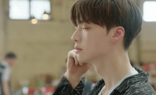 다시 만난 세계 中 호박에 머리 맞고 정신 못차리는 안재현 | 인스티즈