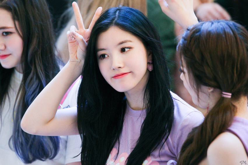 프리스틴 도도하게 생겼지만 코기를 담당하고 있는 시연이 | 인스티즈