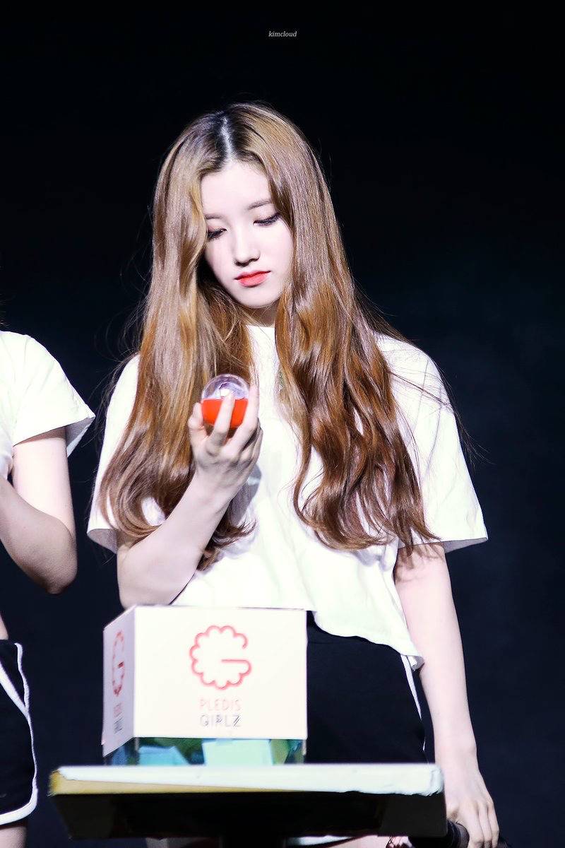 프리스틴 도도하게 생겼지만 코기를 담당하고 있는 시연이 | 인스티즈