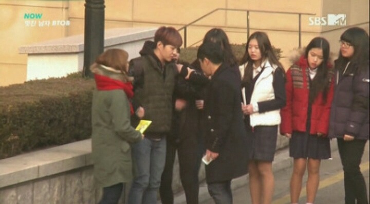 데이트폭력 몰래 카메라 대처하는 남자 아이돌 | 인스티즈