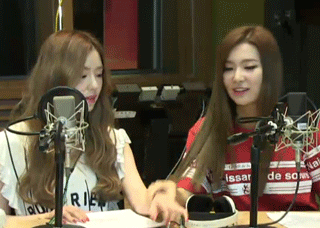 만만한 슬기만 줘패는 아이린.gif | 인스티즈