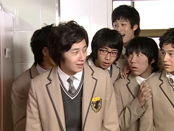 [거침없이하이킥] 학생들 제압하려다가 망신만 당하는 서선생ㅋㅋㅋㅋㅋ.jpg | 인스티즈