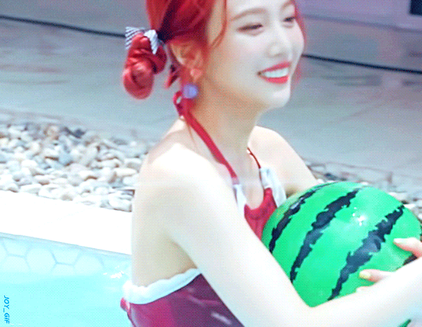 눈웃음이 예쁜 레드벨벳 조이..jpgif | 인스티즈
