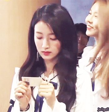 사전투표하러 간 구구단 하나.gif | 인스티즈