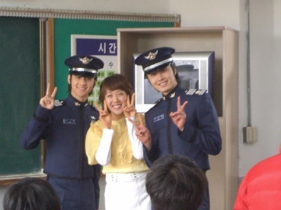 하이킥이 실화라면 더 이해하지 못할 케릭터는 서민정 vs 신지 | 인스티즈