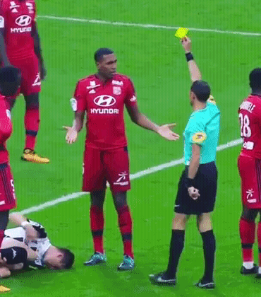 어차구니 없는 퇴장.gif | 인스티즈