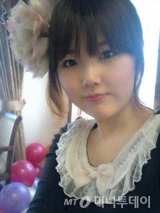 살아도 사는 게 아니래 너 없는 하늘은 창 없는 감옥같아서 웃어도 웃는 게 아니래 초라해 보이고 꿈인 것 같아 보인데 | 인스티즈