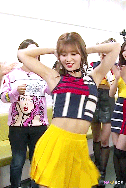 트와이스 모모가 알려주는 복근 만드는법 | 인스티즈