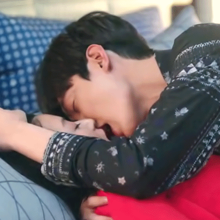 어른 키스하는 전지현과 이민호 | 인스티즈