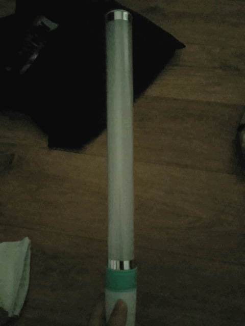 일반 응원봉의 10배 발광력을 자랑하는 아이돌 경광봉들.gif | 인스티즈