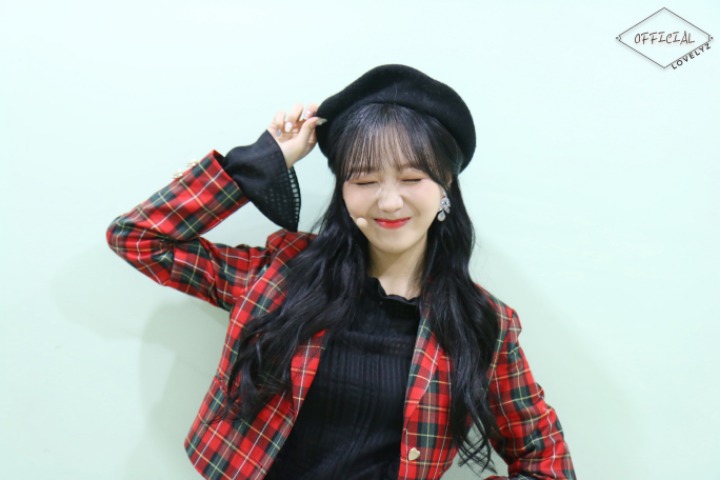 [러블리즈] 퇴근길 버스가 생각보다 널널해서 수정이 | 인스티즈