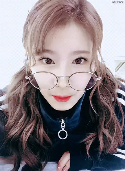 안경 사나 | 인스티즈