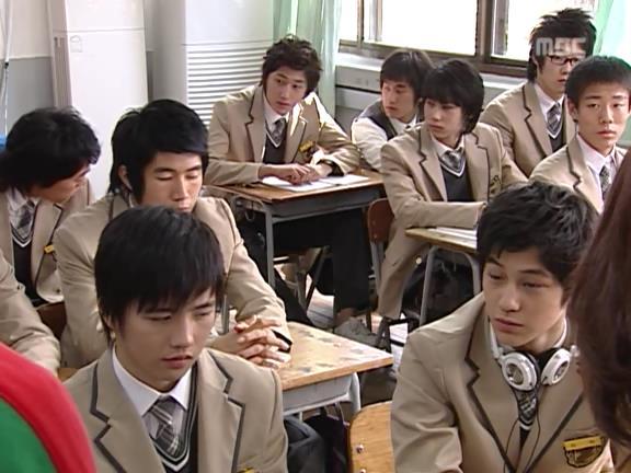 [거침없이하이킥] 학생들 제압하려다가 망신만 당하는 서선생ㅋㅋㅋㅋㅋ.jpg | 인스티즈