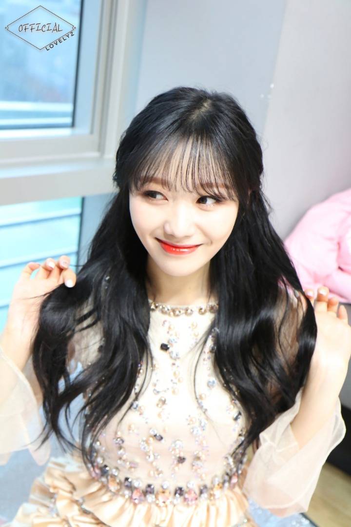 [러블리즈] 퇴근길 버스가 생각보다 널널해서 수정이 | 인스티즈