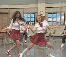 낯선 사람 두 번 만났다간 집에 안 보내줄 거 같은 윤보미. gif | 인스티즈