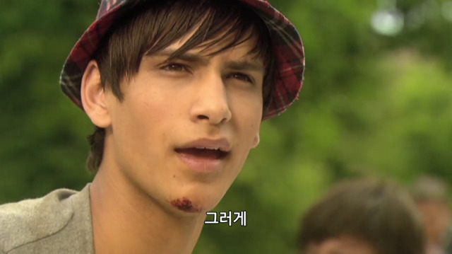 [스킨스] 전 프레디에요. 오늘 한 여자애를 만났는데,걔는 뭐랄까... | 인스티즈