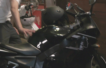 [최강배달꾼] 아무것도 안하고 도둑맞은 오토바이 다시 찾는 남주의 미친인맥.gif | 인스티즈