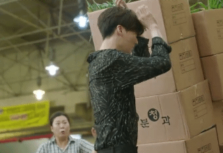 다시 만난 세계 中 호박에 머리 맞고 정신 못차리는 안재현 | 인스티즈