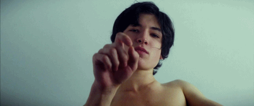 영화에서 특유의 분위기로 여자관객을 사로 잡은 배우들 (all 움짤) | 인스티즈